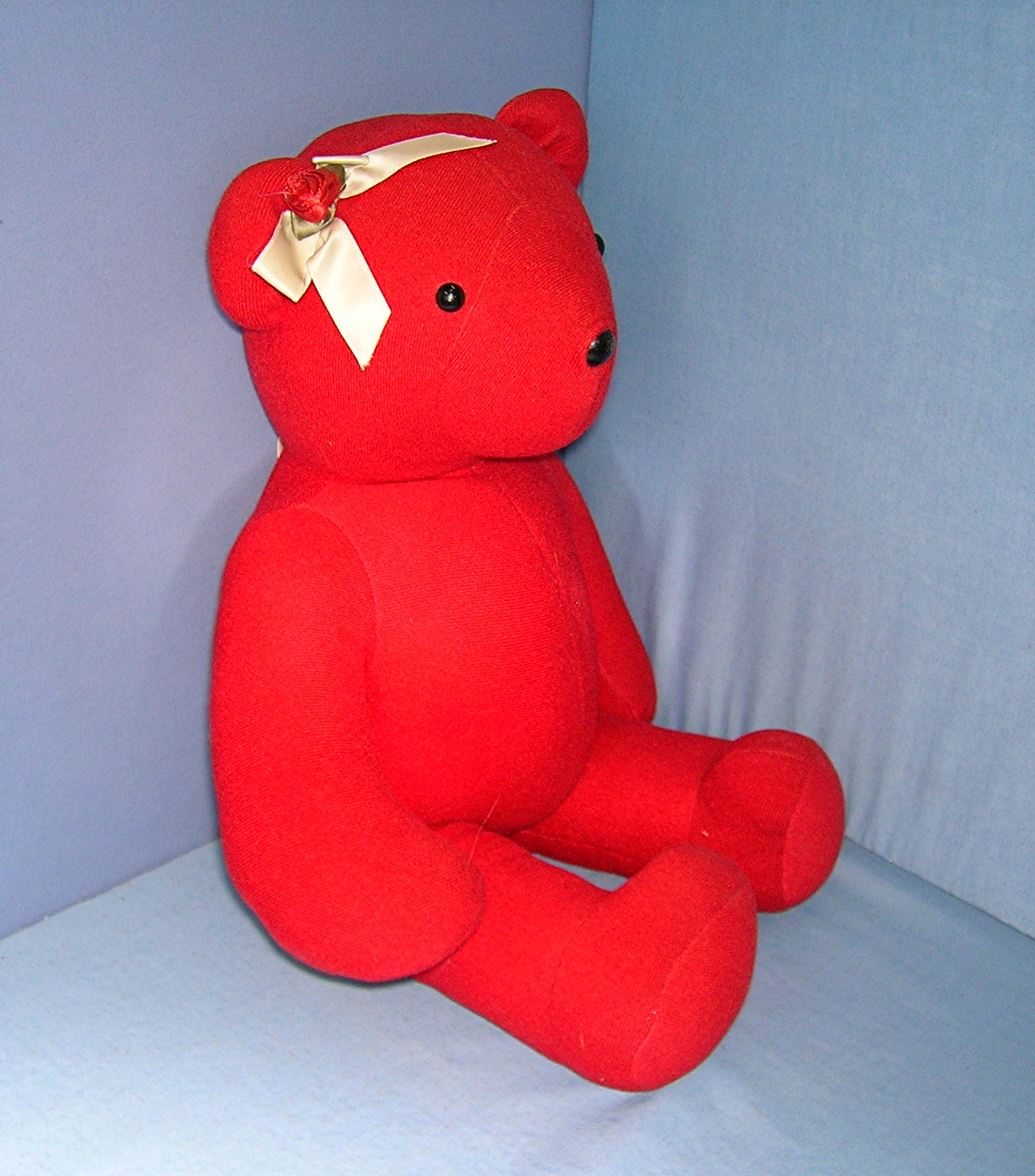 North American Bear BRIGHT RED 20 Inch  1979