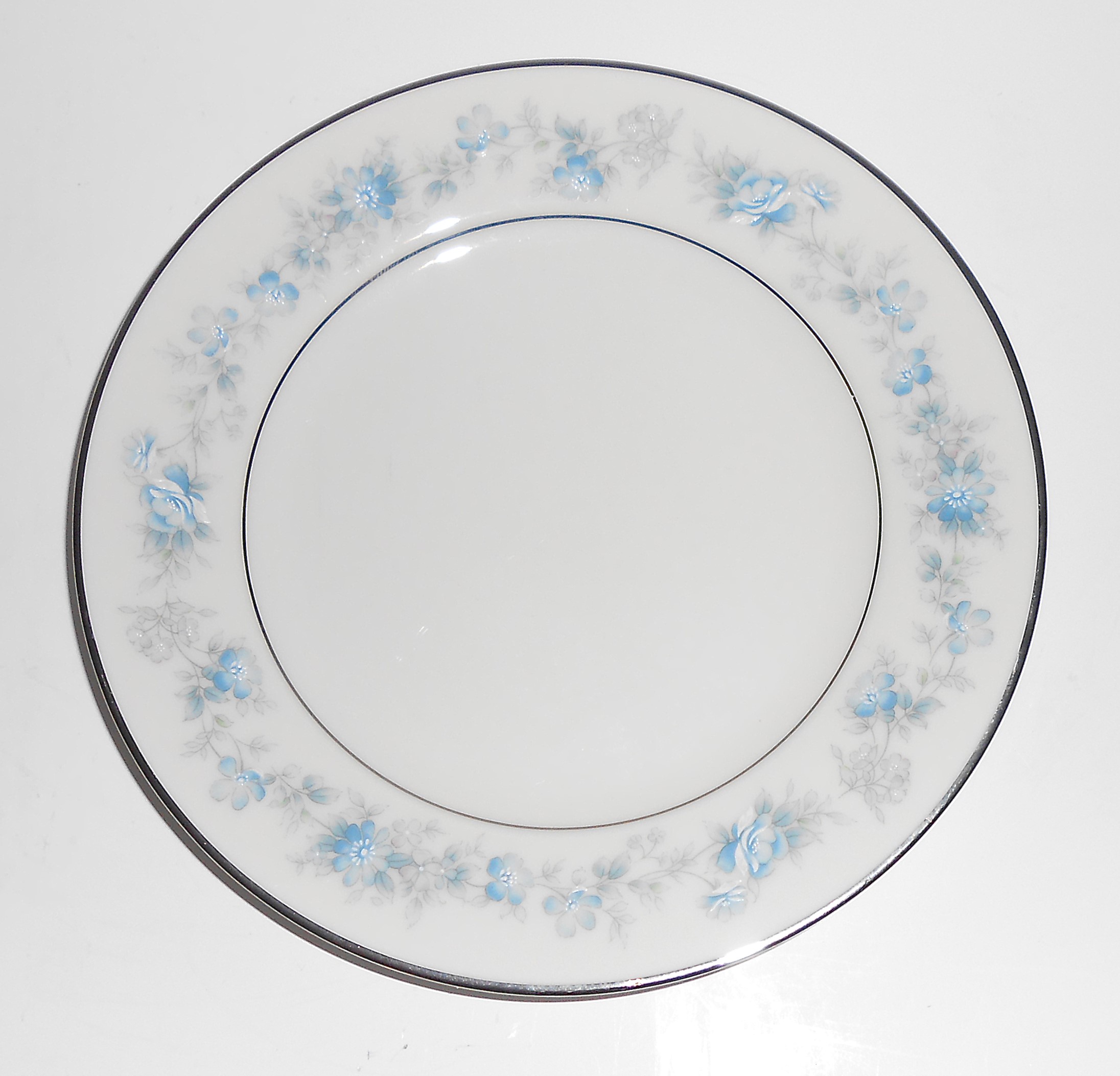 Noritake Ivory China Splendor w/Platinum Bread Plate