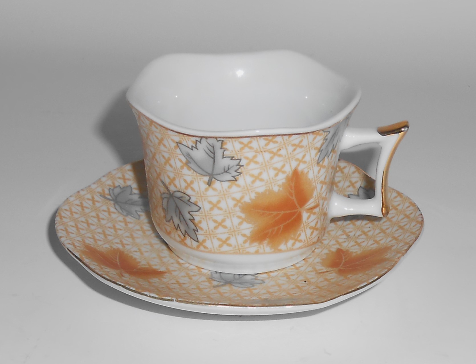 Yamasen China Autumn Leaves 24K Gold Decoration Demi