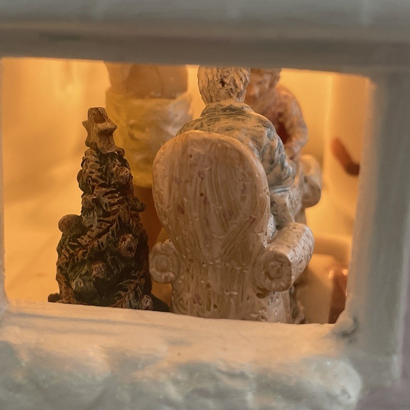 8" Vintage Pink Christmas Village Restaurant w/ Romantic Couple Inside Window Light-Up Victorian House