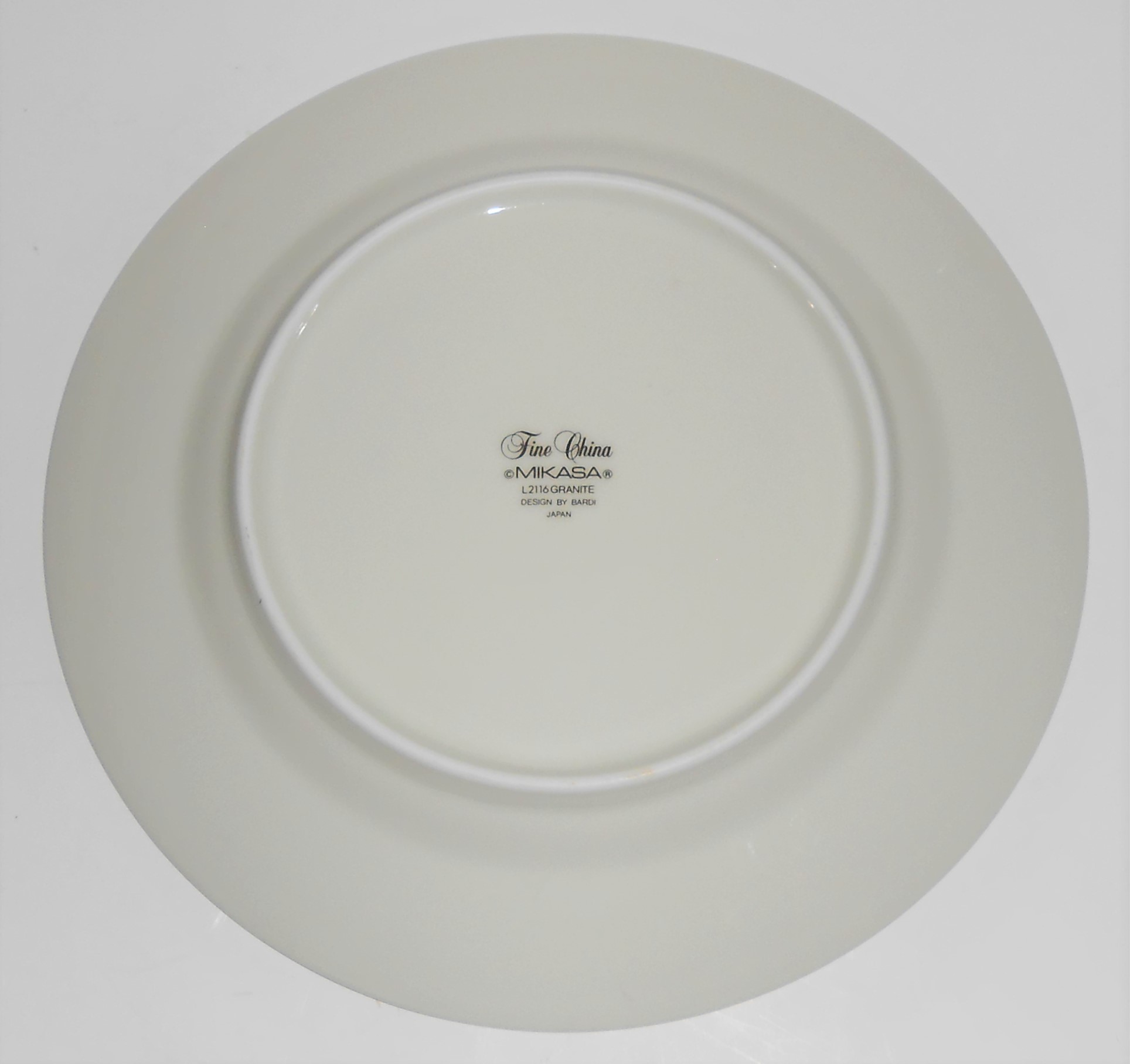 Mikasa Fine China Granite Gold Rimmed Salad Plate