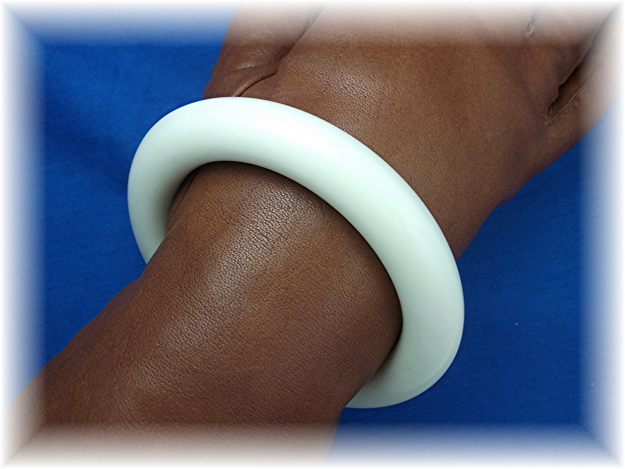 Bone Ivory 40s Bangle Bracelet