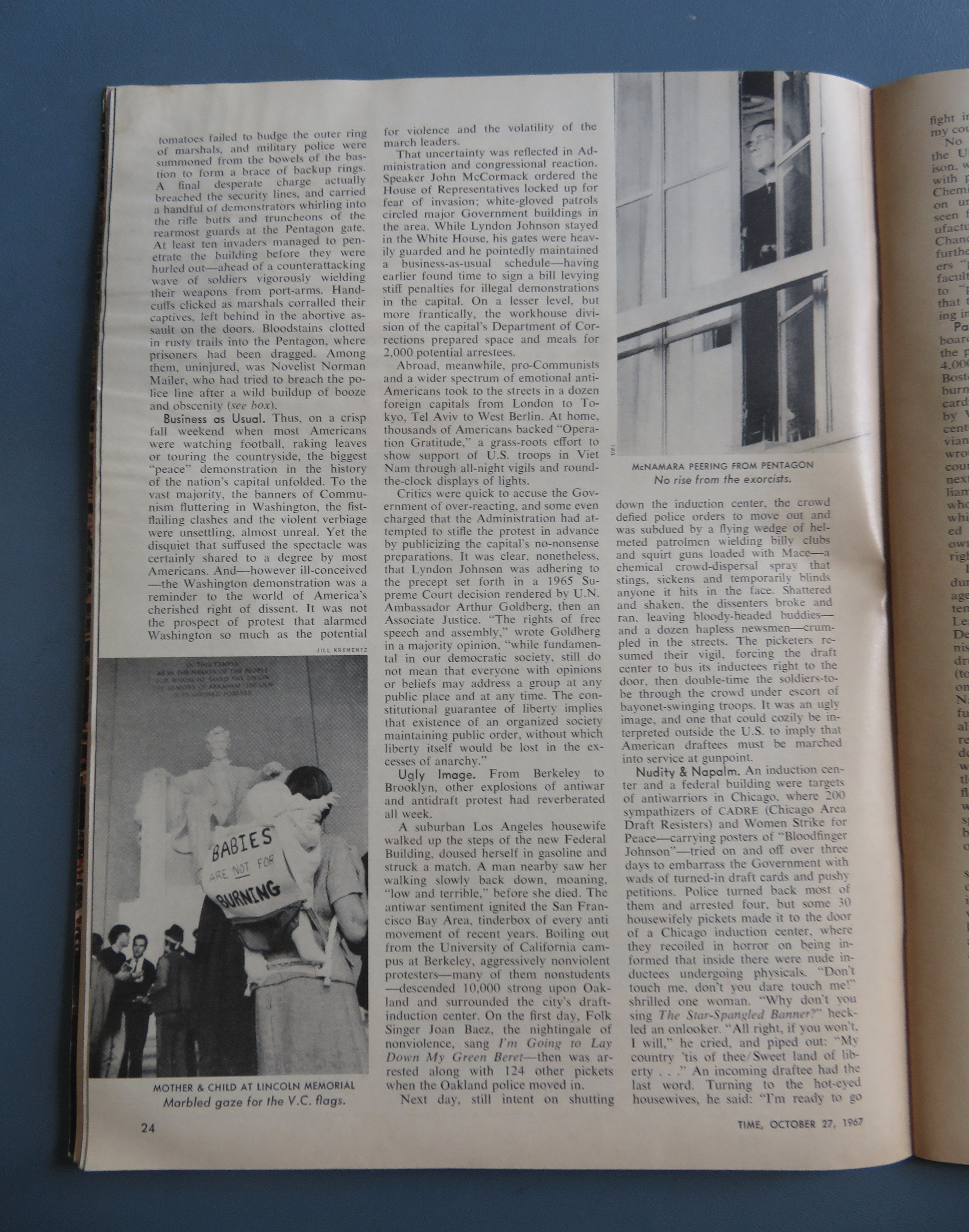 Time Magazine October 27, 1967 Marchers At Memorial