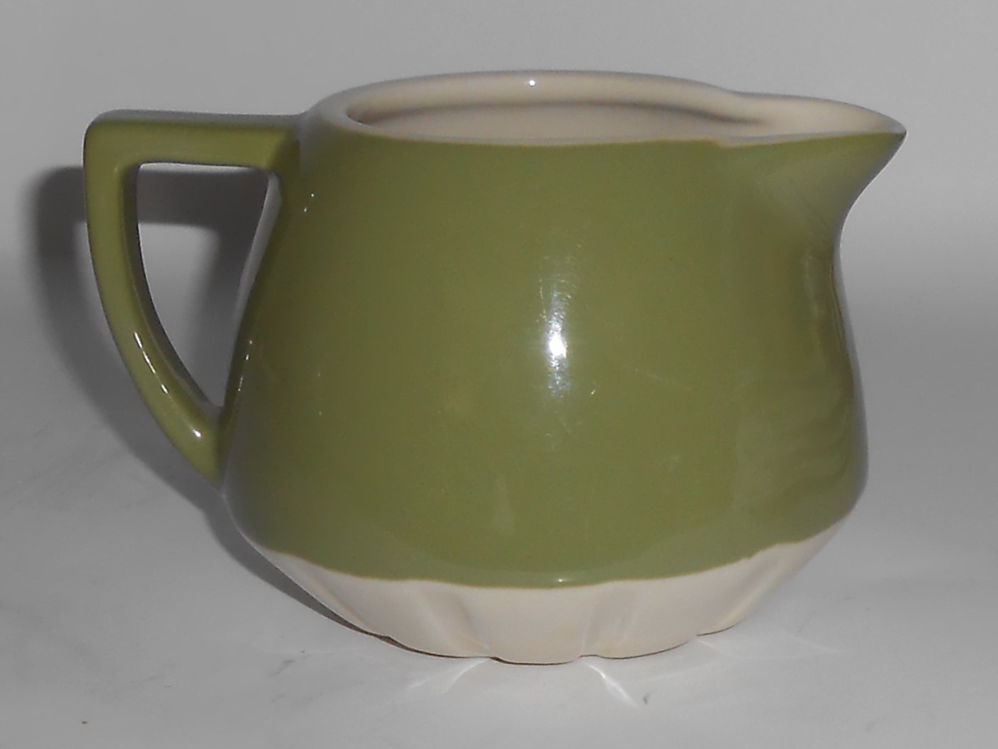 VINTAGE Winfield China Pottery Green/White Duotone Crea