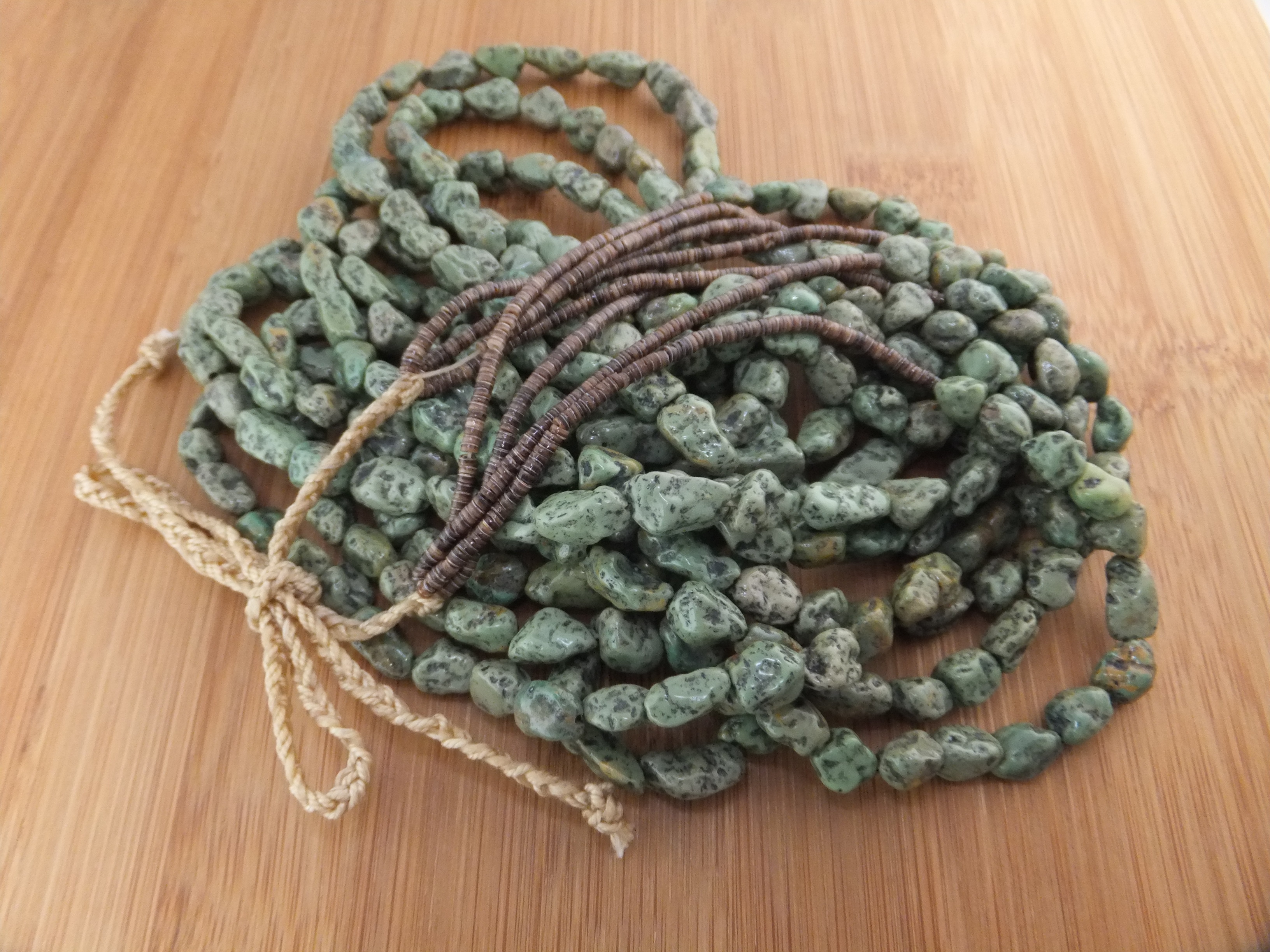 Necklace Green Turquoise and Heishi Santo Domingo