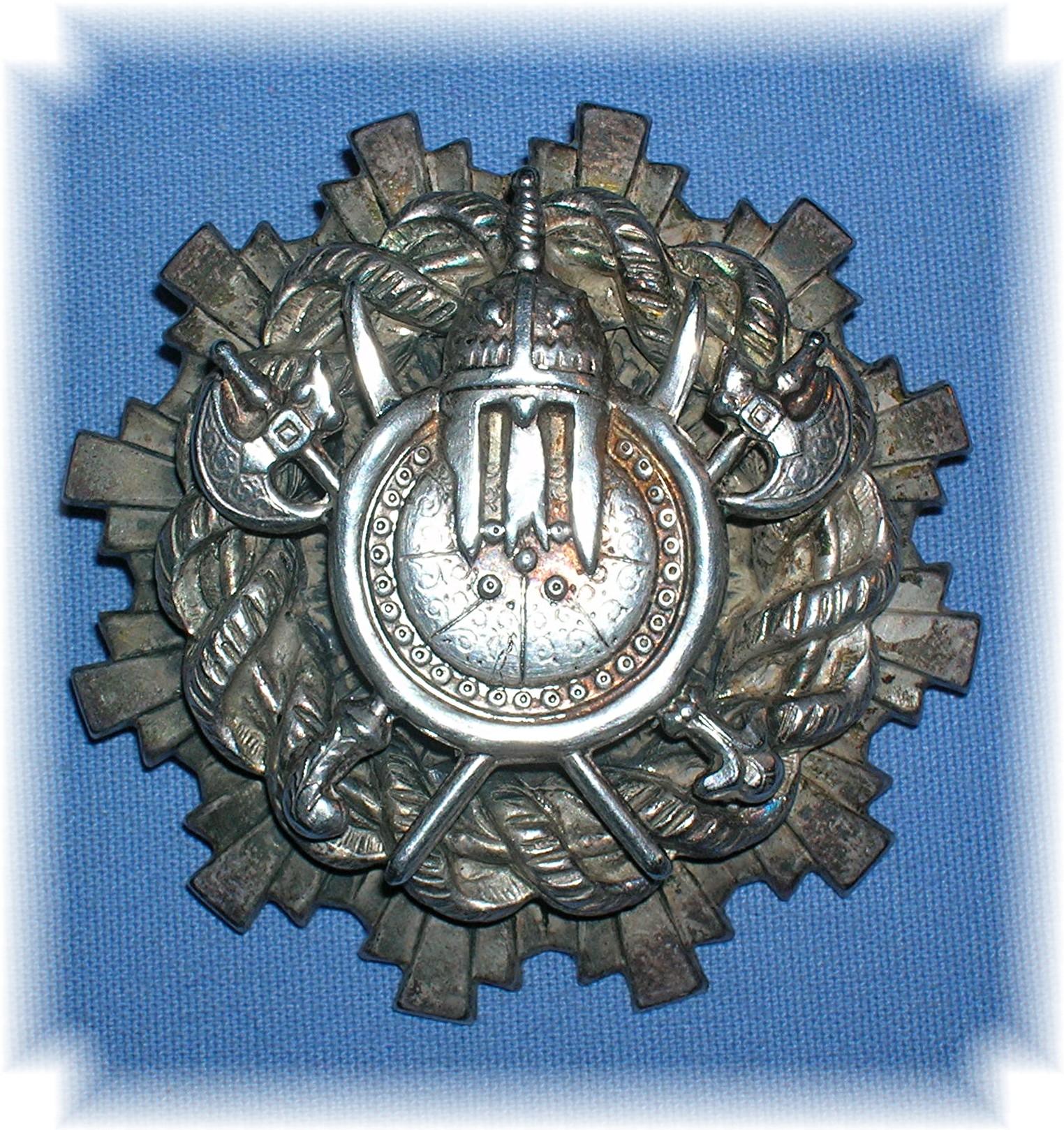 LISNER Silver 3 Layer Brooch