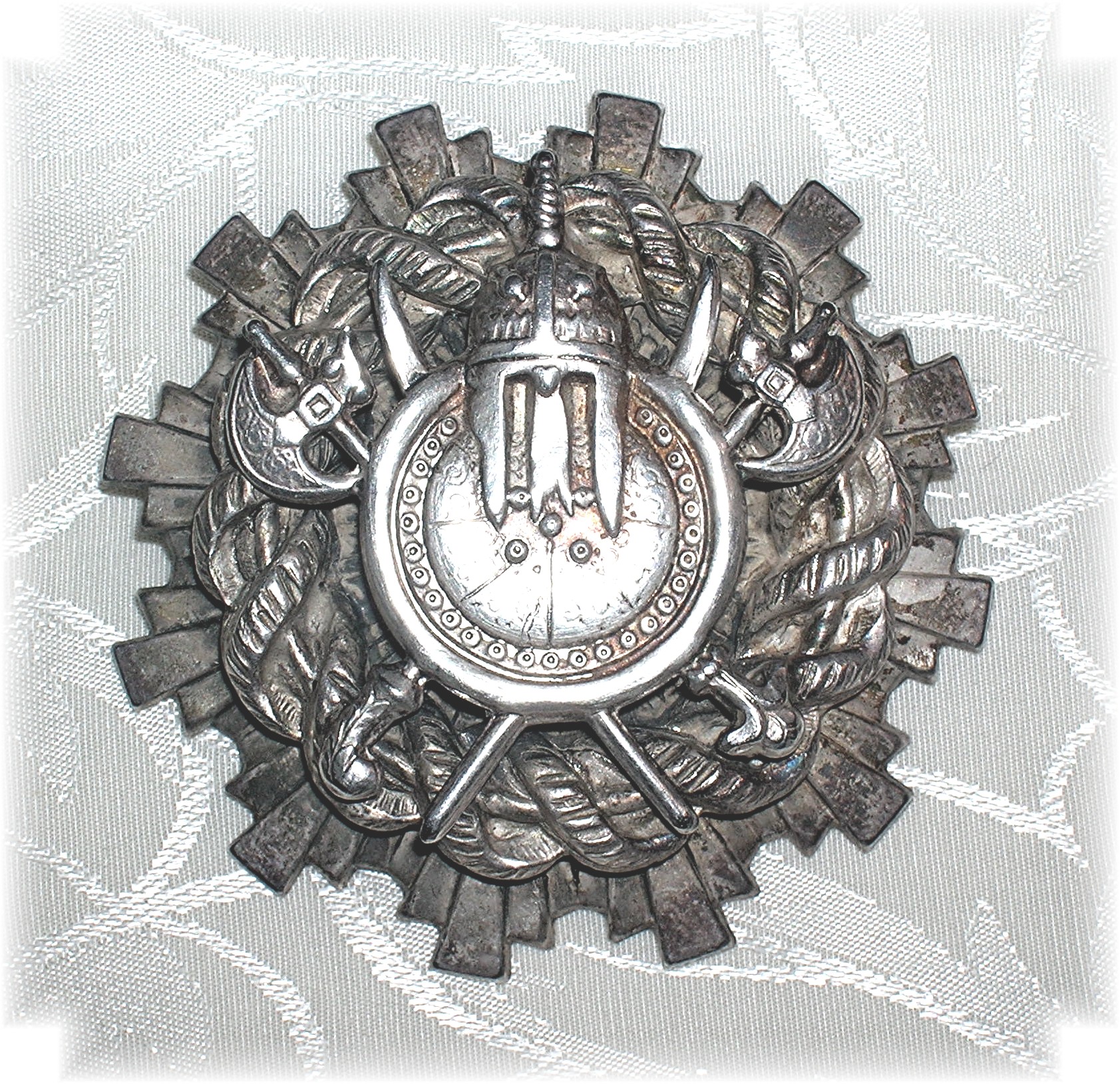 LISNER Silver 3 Layer Brooch