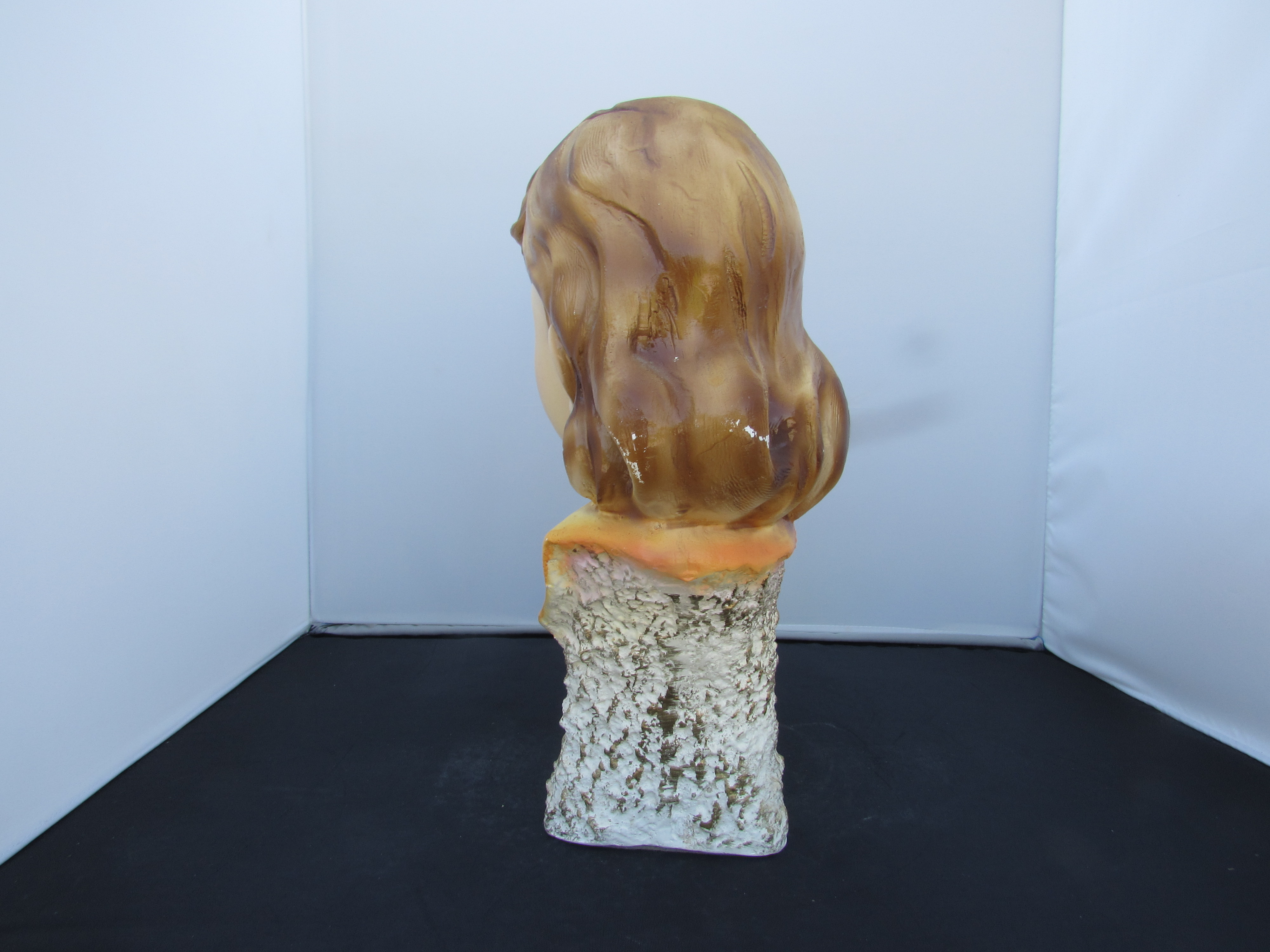 Chalkware Bust Statue Boy Girl Kissing Home Decor 1976