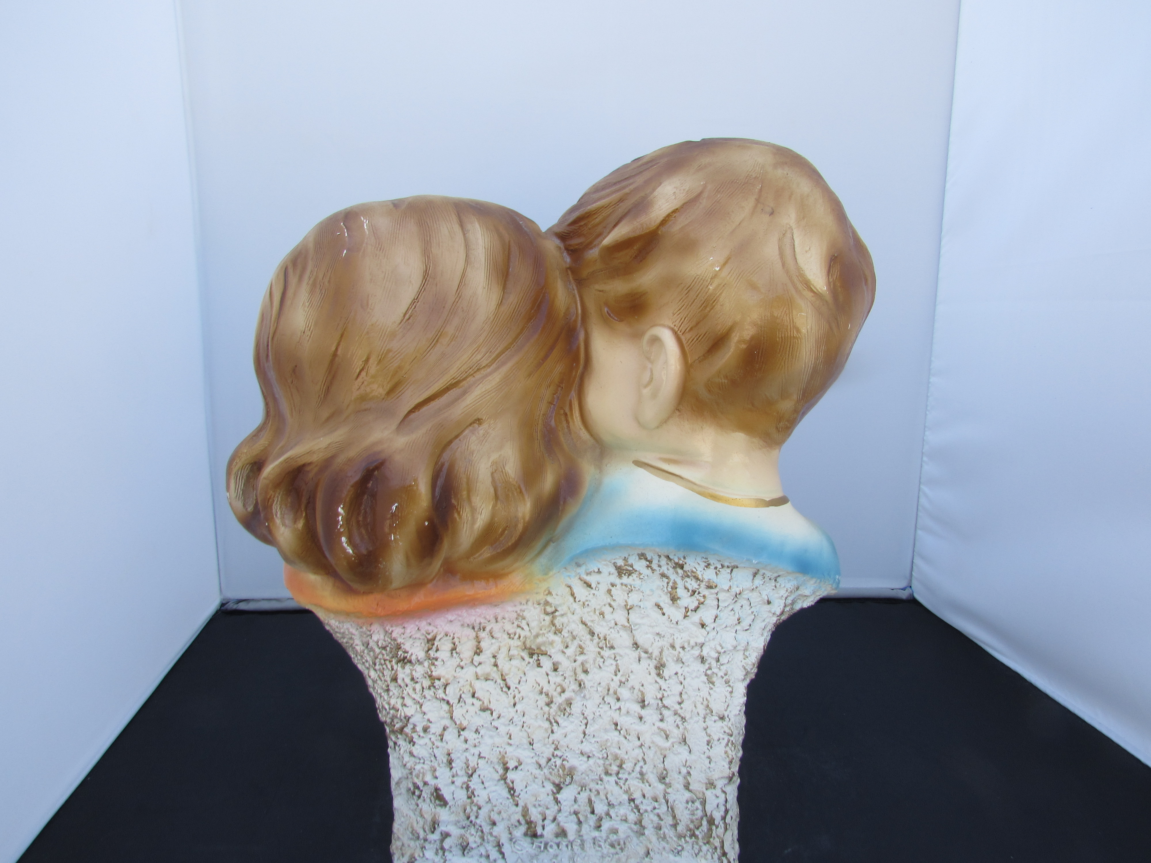 Chalkware Bust Statue Boy Girl Kissing Home Decor 1976