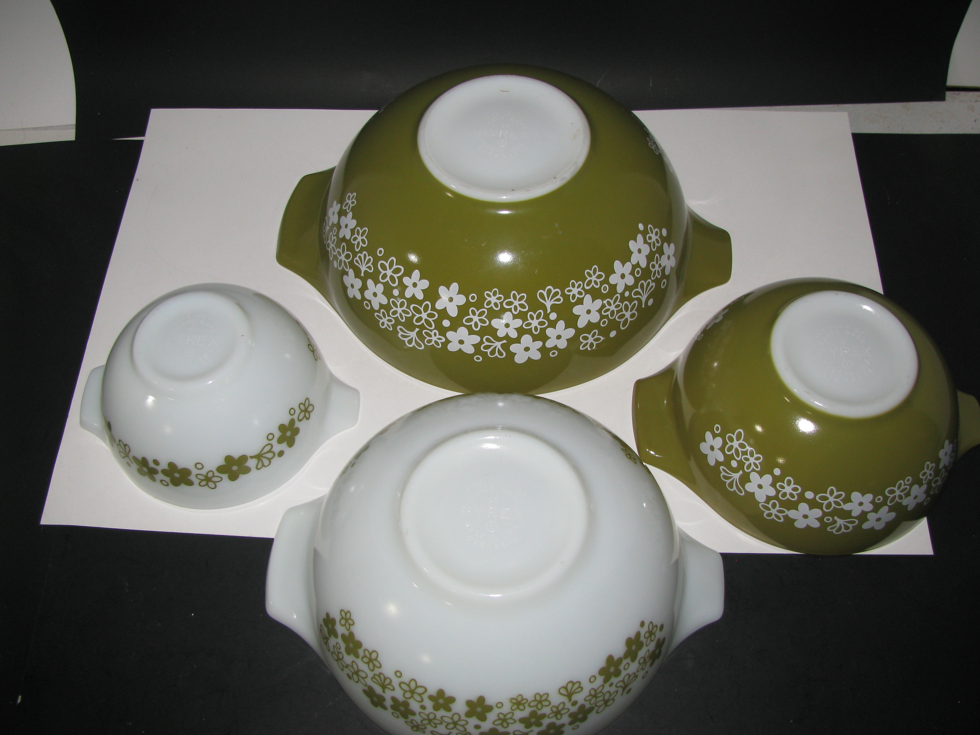 Vintage Pyrex Spring Blossom Cinderella Bowl Set