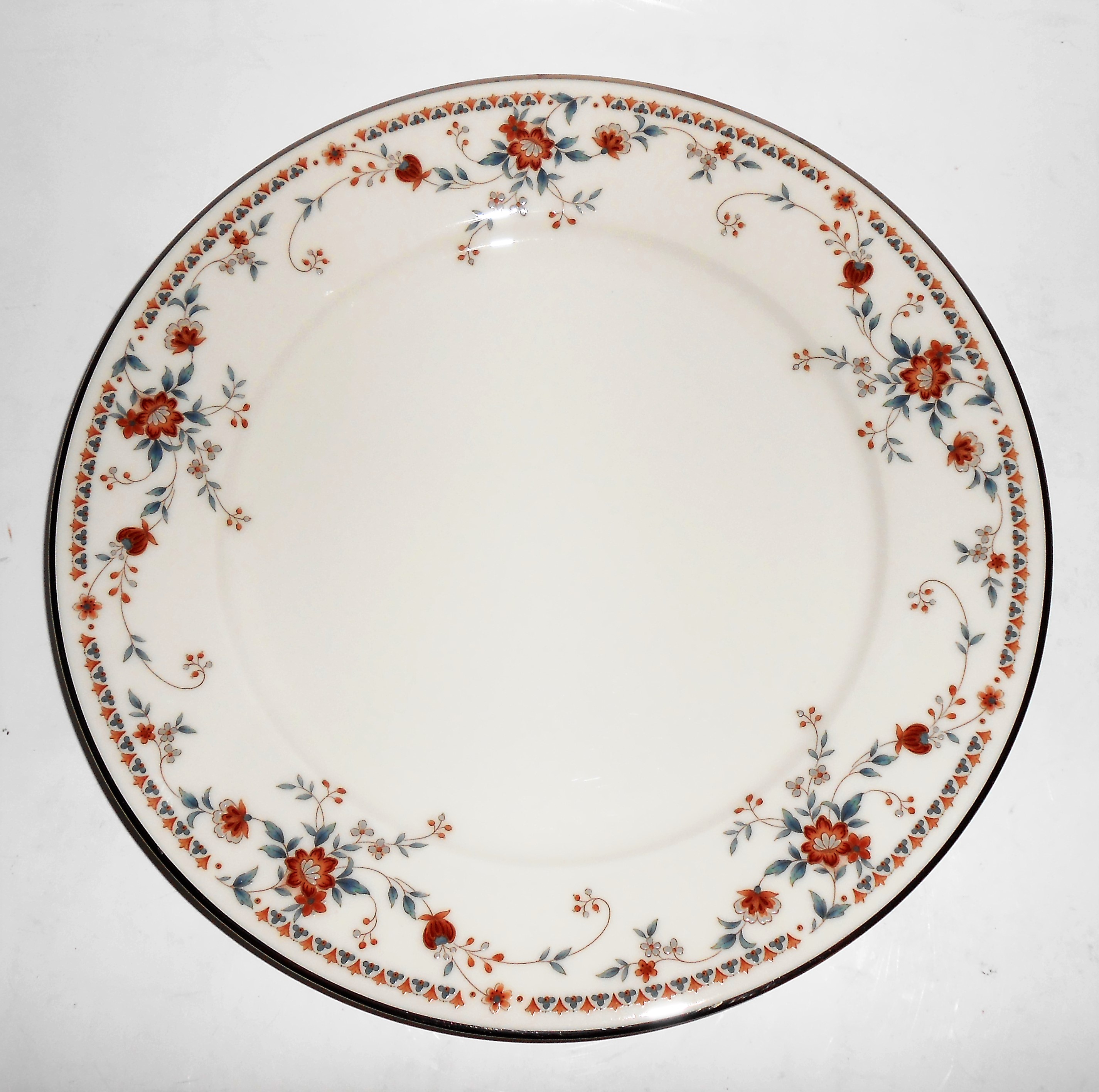 Noritake China Porcelain Adagio Dinner Plate