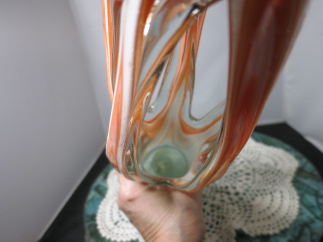 Arklahoma Art Glass Vase aka Sooner or Ozark glass 15 1/4 inches