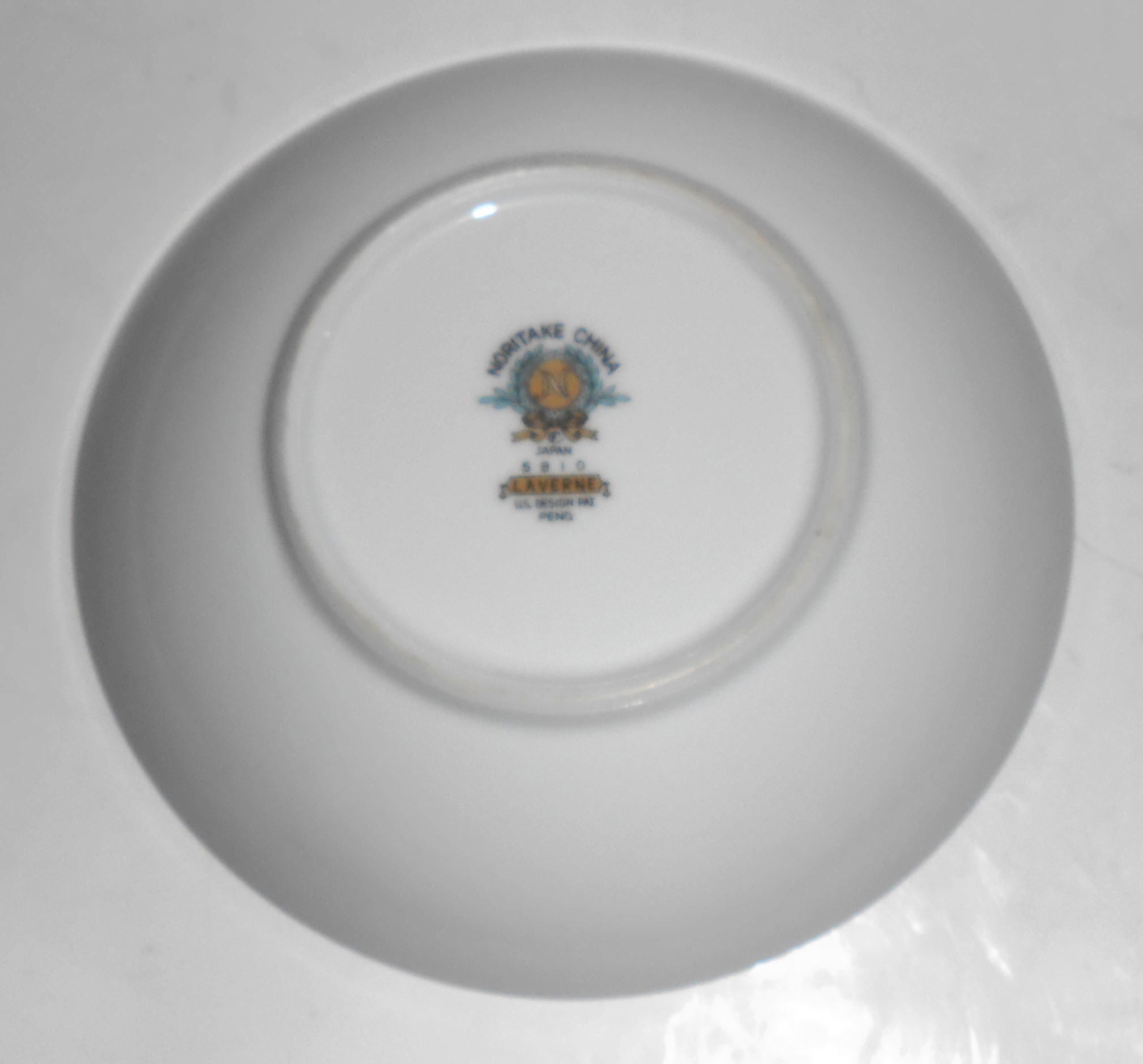 Noritake China Porcelain Laverne Gold Band Fruit Bowl