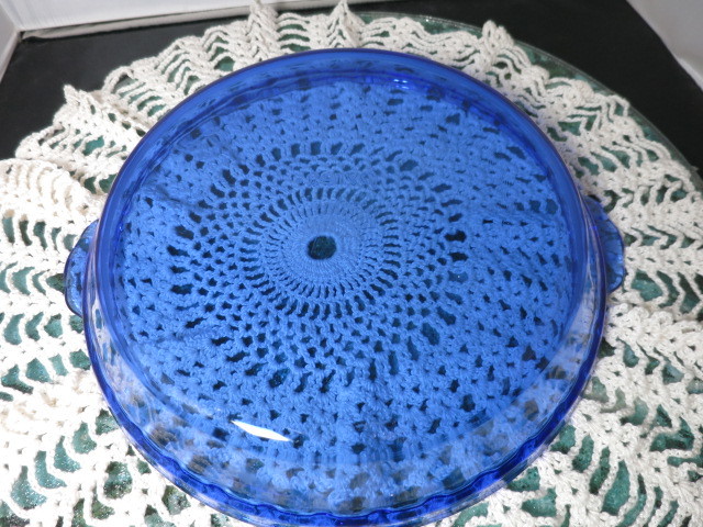 Pyrex Cobalt Blue Pie Plate with Tab Handles 10 inches