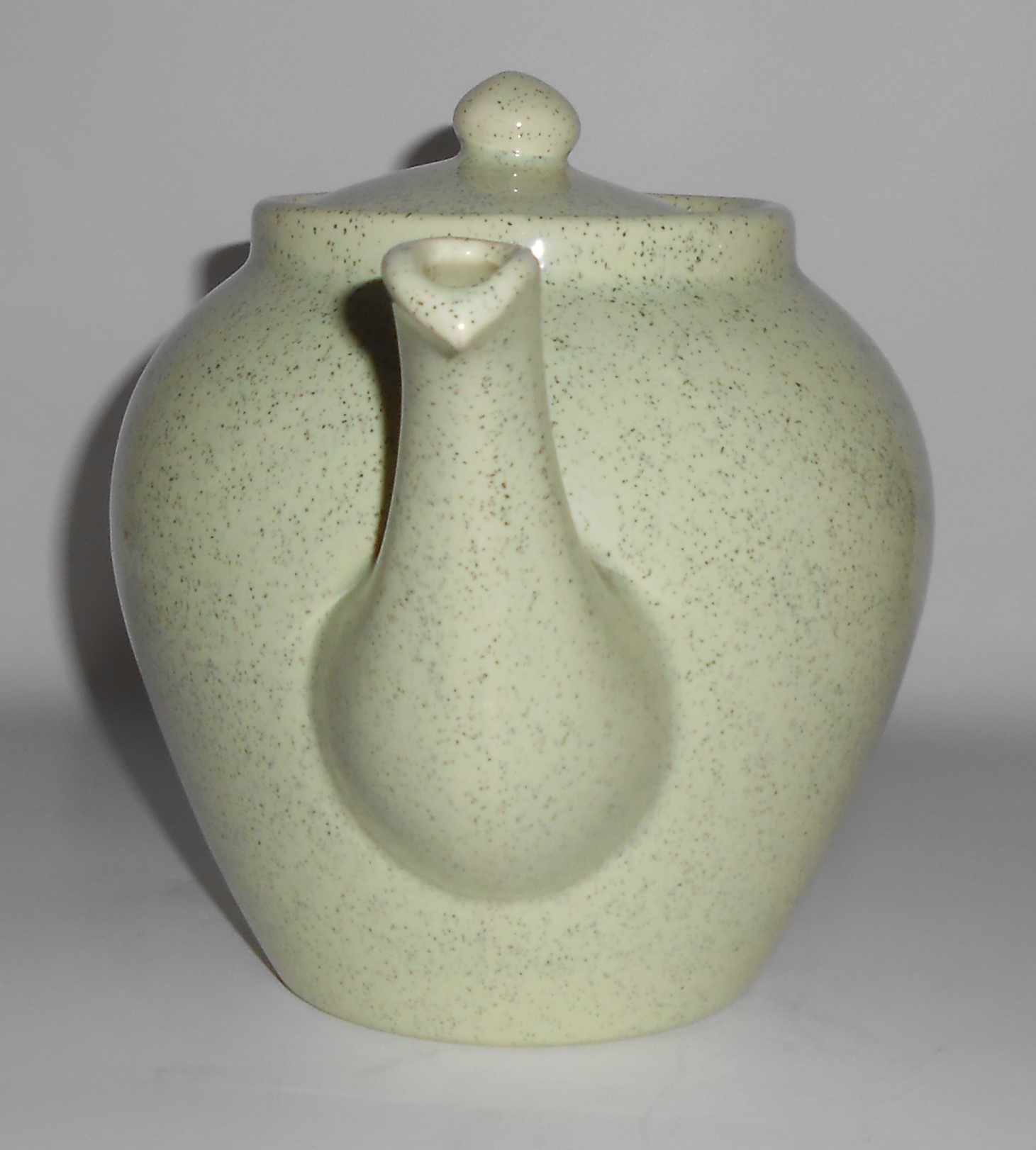 Bauer Pottery Monterey Moderne Green Speckle Teapot