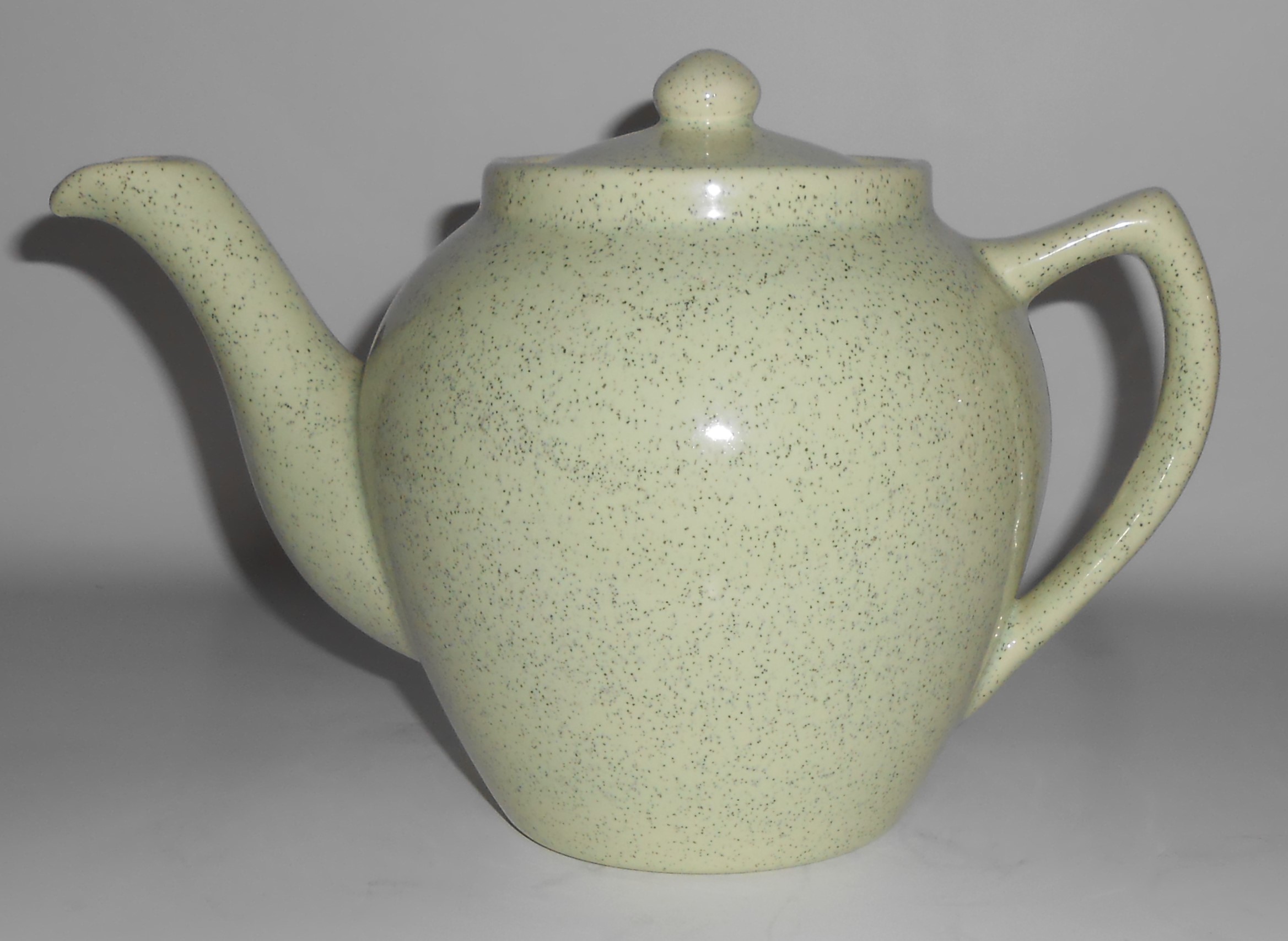 Bauer Pottery Monterey Moderne Green Speckle Teapot