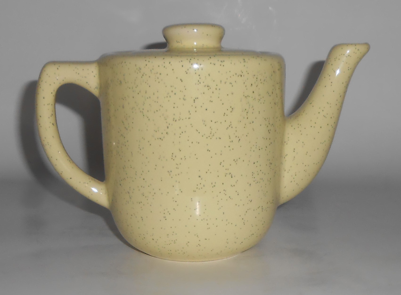Bauer Pottery Monterey Moderne Yellow Speckle Teapot