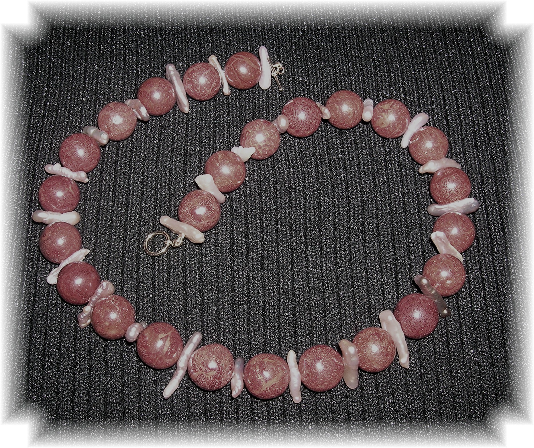 SpongeCoral Necklace with Baroque Pink Pearl