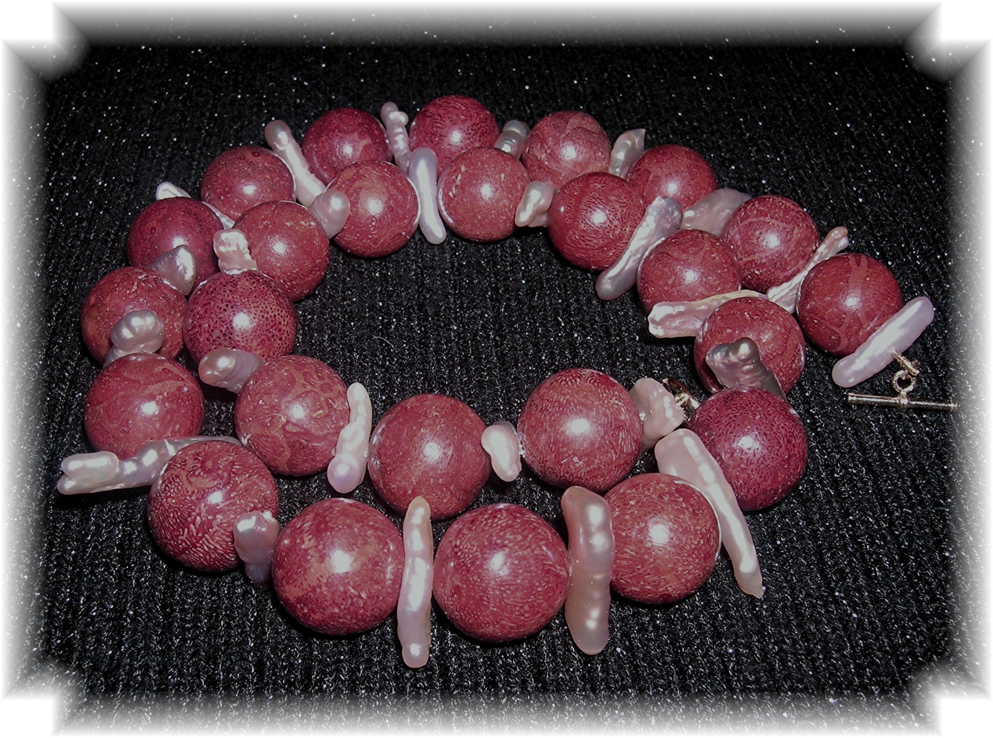 SpongeCoral Necklace with Baroque Pink Pearl