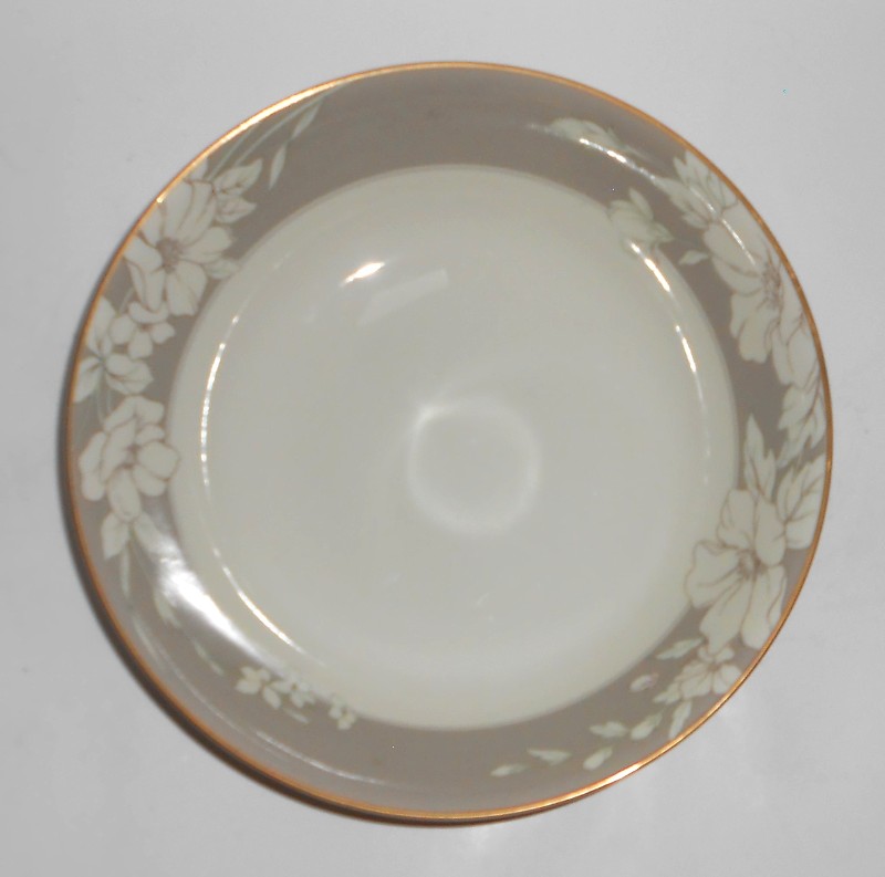 Mikasa China Grande Ivory Gray Finesse w/Gold Round Vegetable Bowl