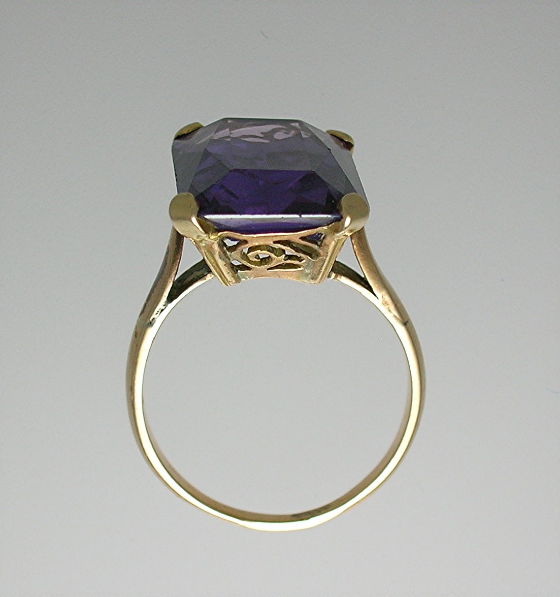 Rintg 14K Gold Very Large Square Amethyst