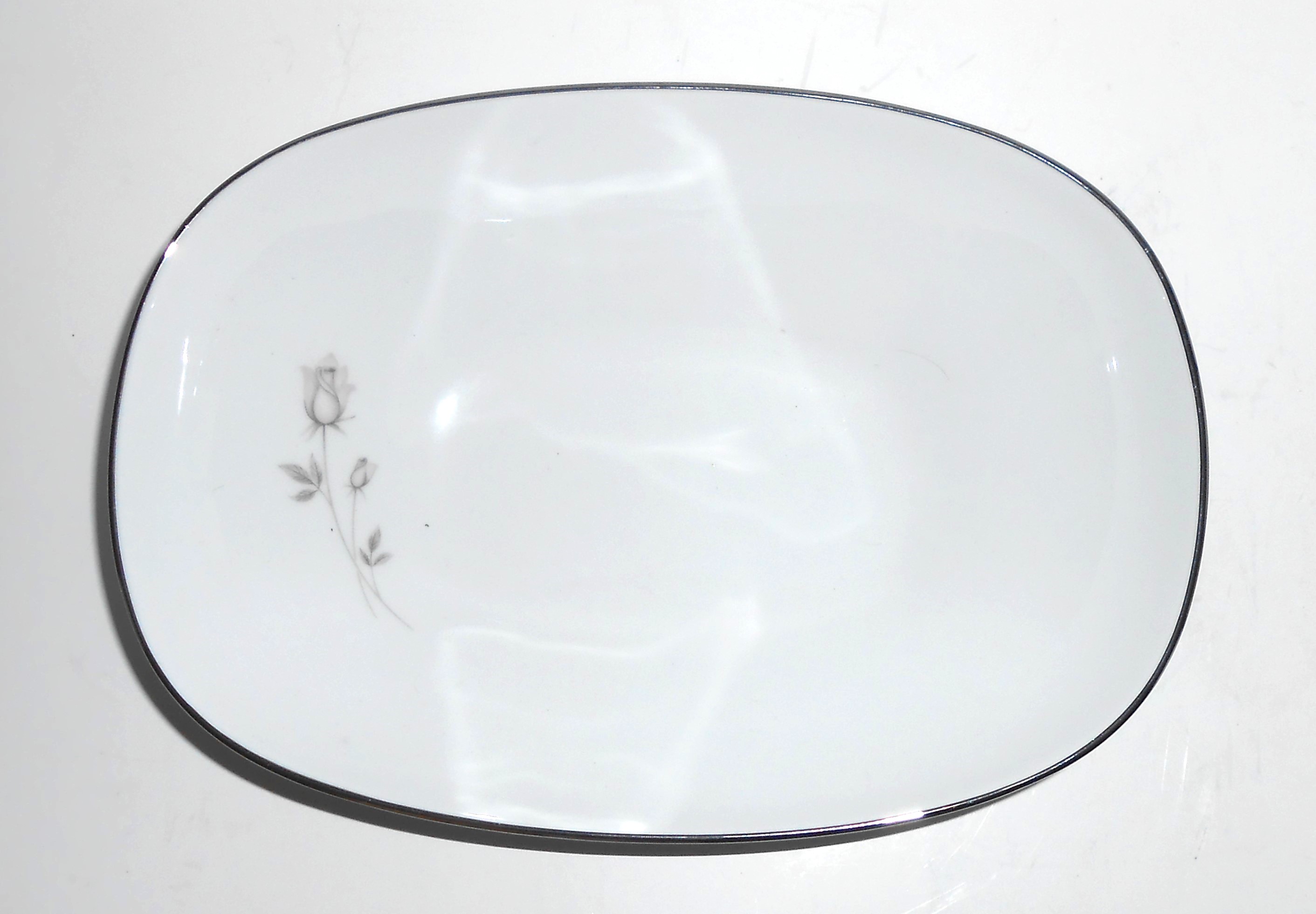 Noritake China Porcelain Platinum 6311 Pasadena Oval Ve