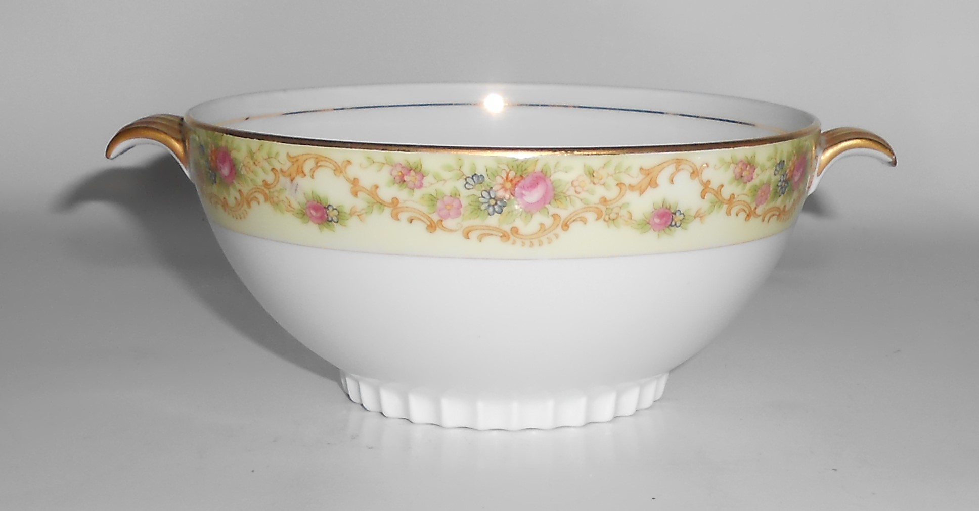 Meito China Porcelain Japan The Windsor w/Gold Cream So