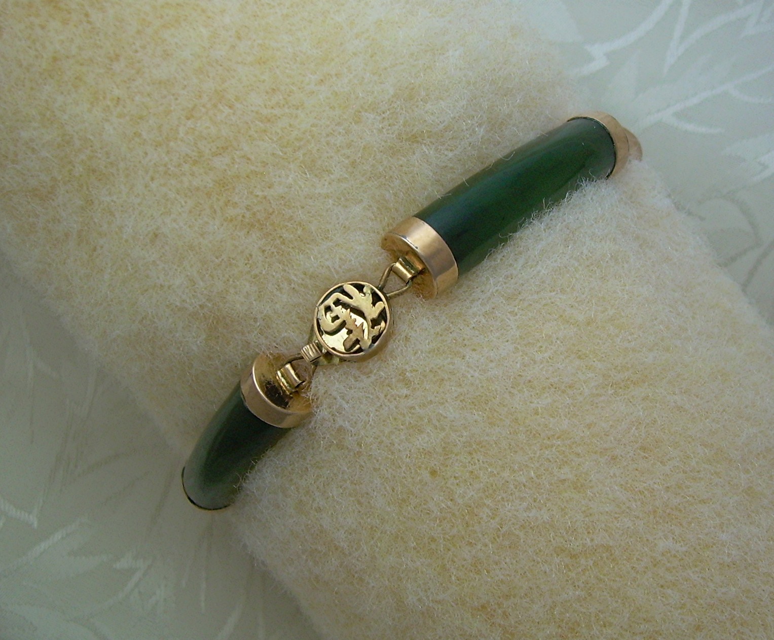 Oriental 18K Gold and Jade Bracelet