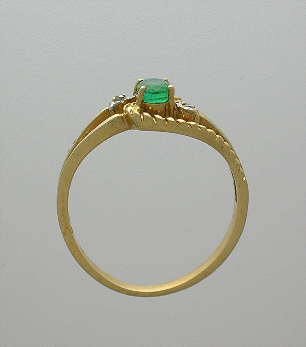 Ring 10K Gold Oval Emerald Diamond Accent