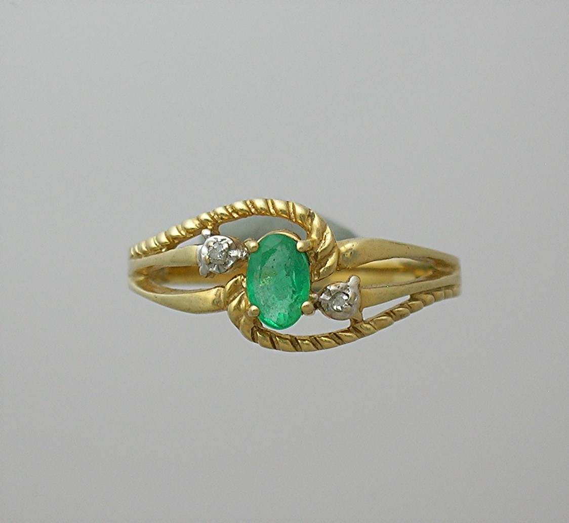 Ring 10K Gold Oval Emerald Diamond Accent