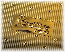 Compact STRATTON  Silvertone Figural Powder