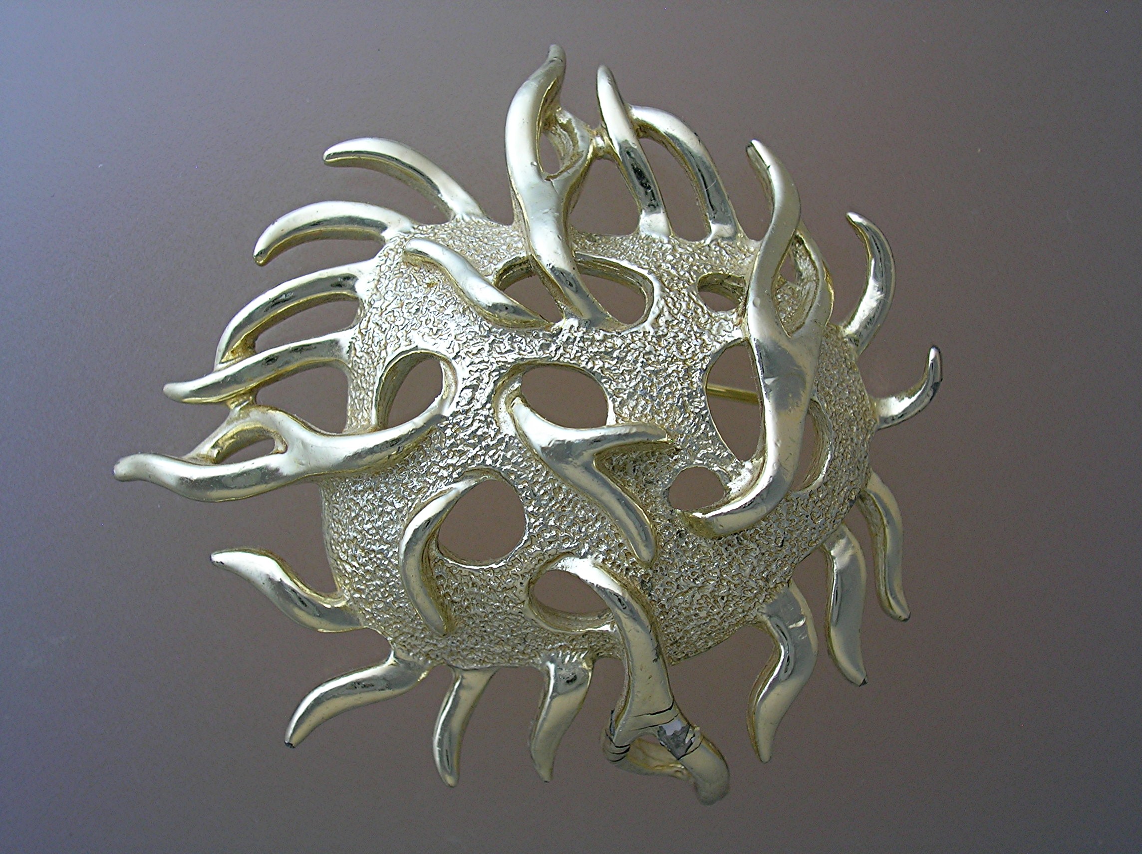 SARAH COVENTRY Large Goldtone SARAH COVENTRY Brooch
