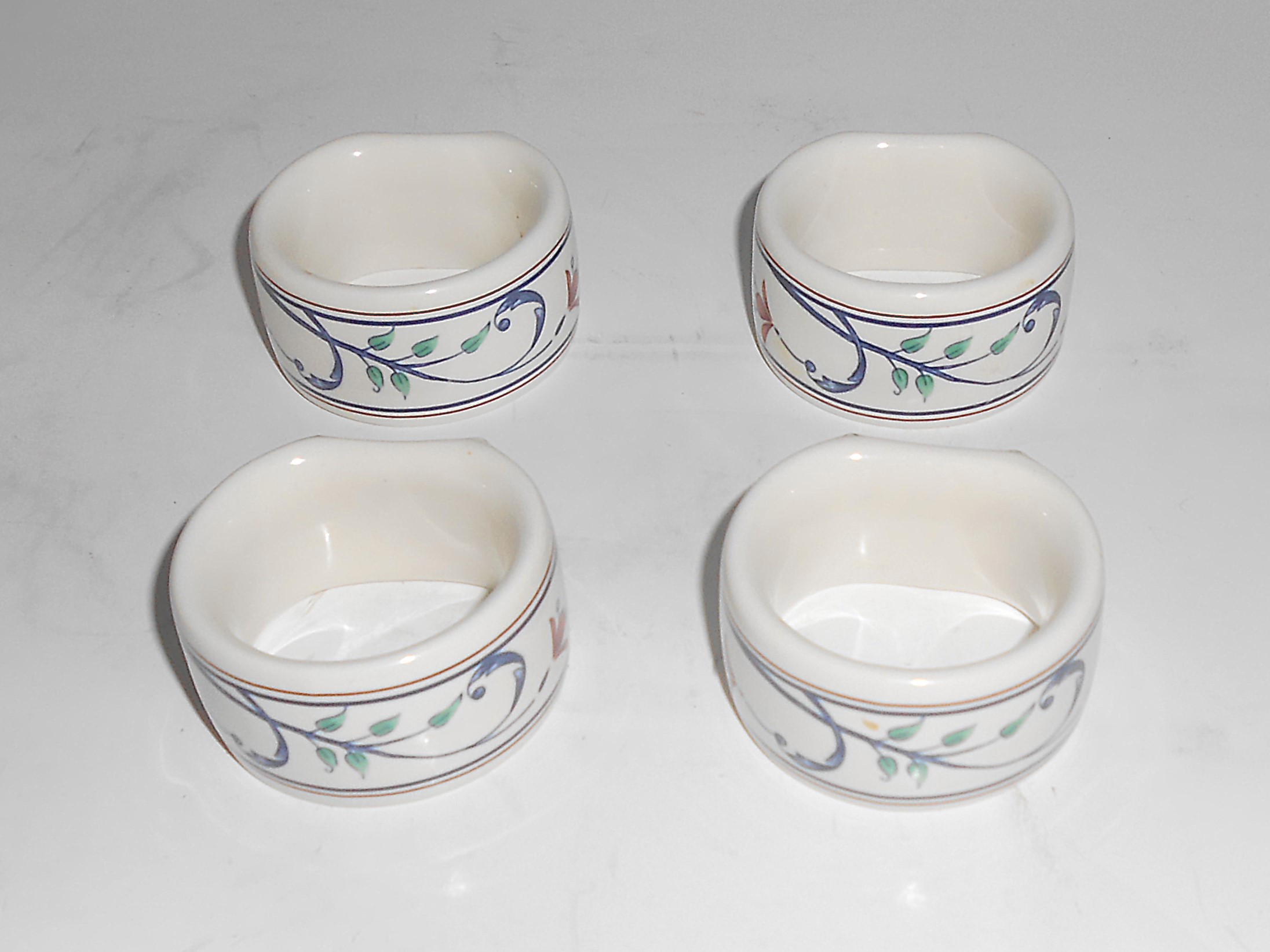 Mikasa China CAC20 Intaglio Annette Set/4 Napkin Rings