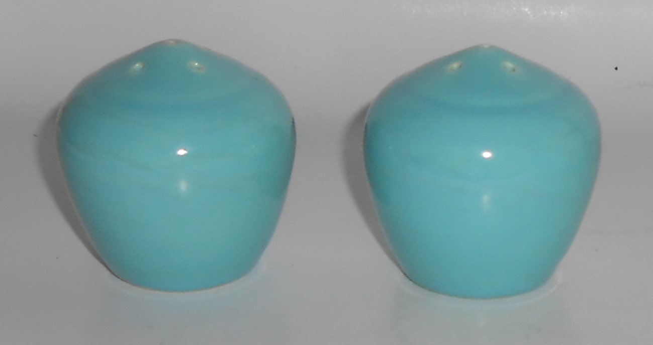 Bauer Pottery La Linda Gloss Turquoise Salt & Pepper Sh