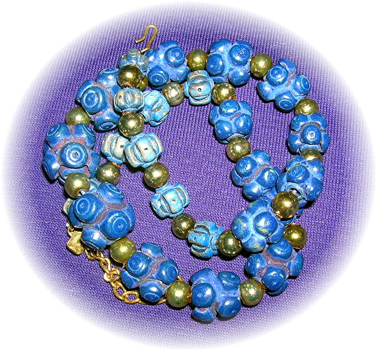 Vintage Midnight Blue Bakelite Plastic Neckla