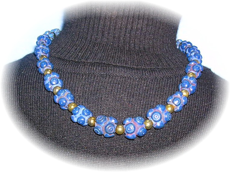 Vintage Midnight Blue Bakelite Plastic Neckla