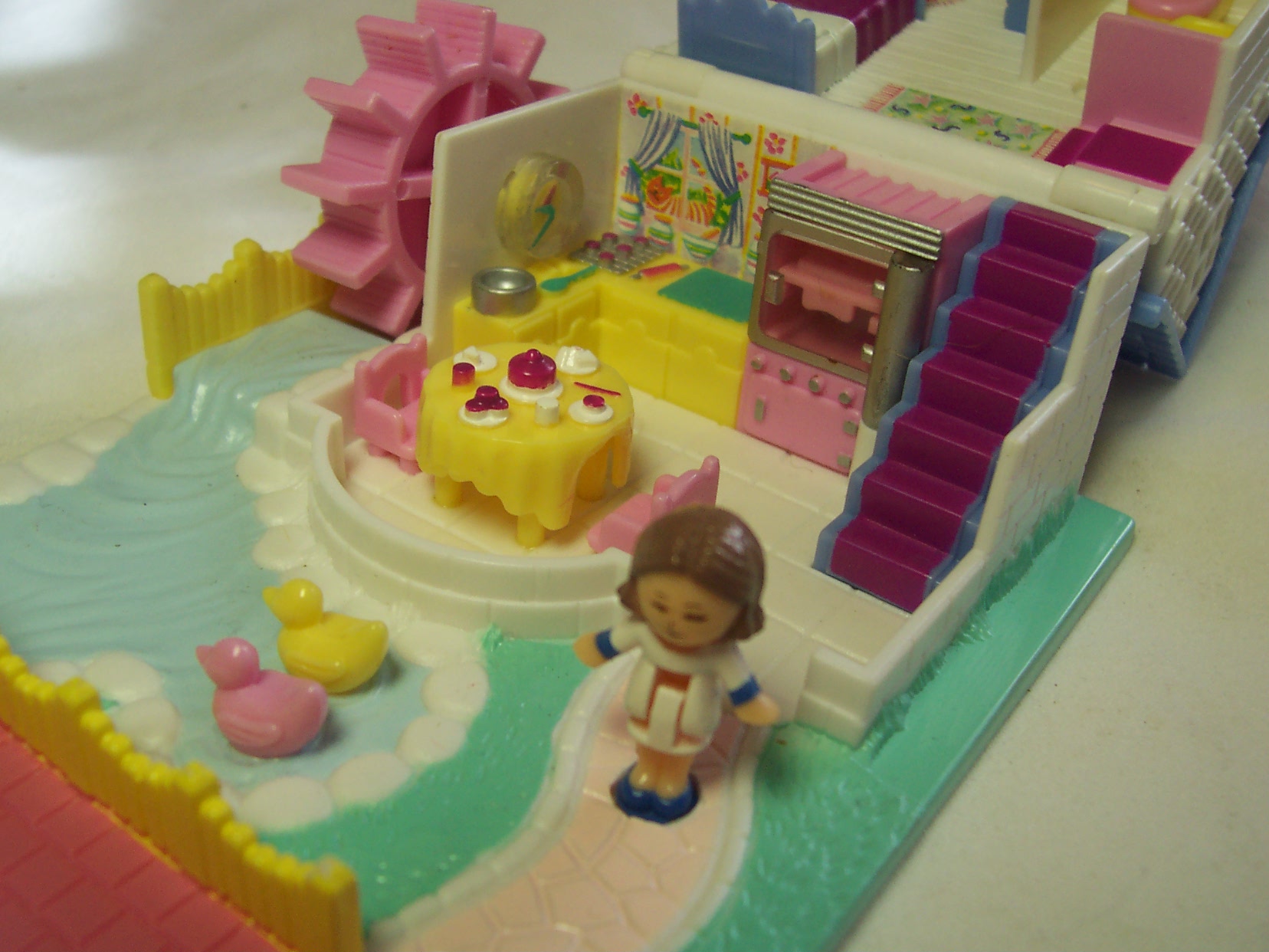 Polly Pocket Home with doll water wheel 1994