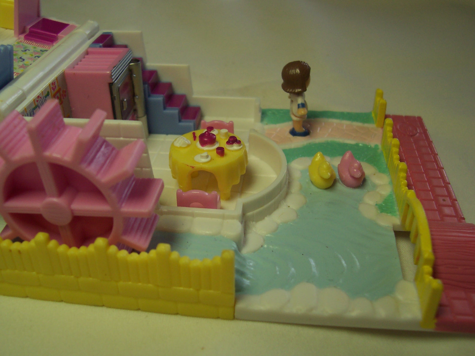 Polly Pocket Home with doll water wheel 1994