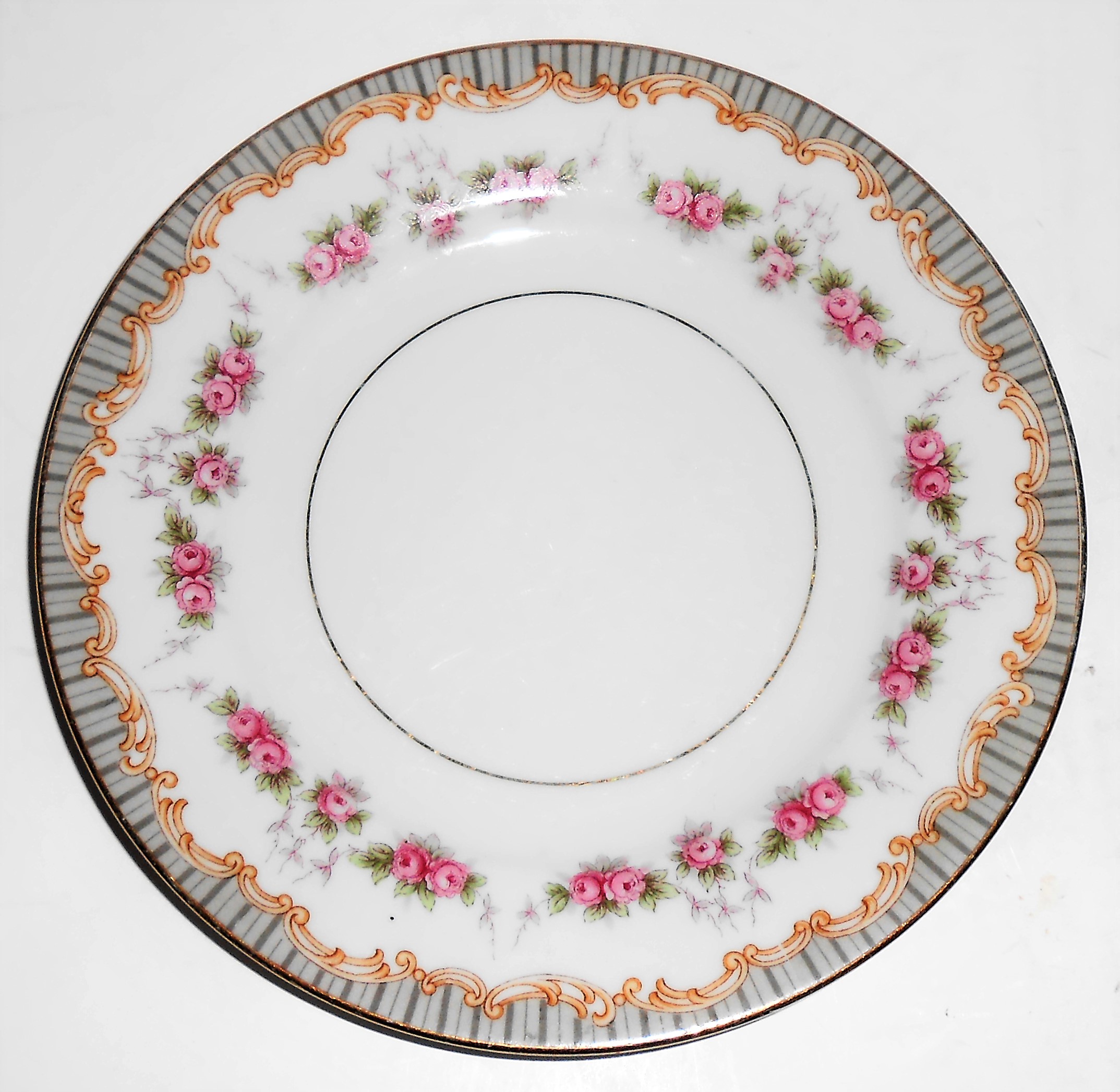 Noritake China Porcelain 5201 Ridgewood w/Gold Dinner