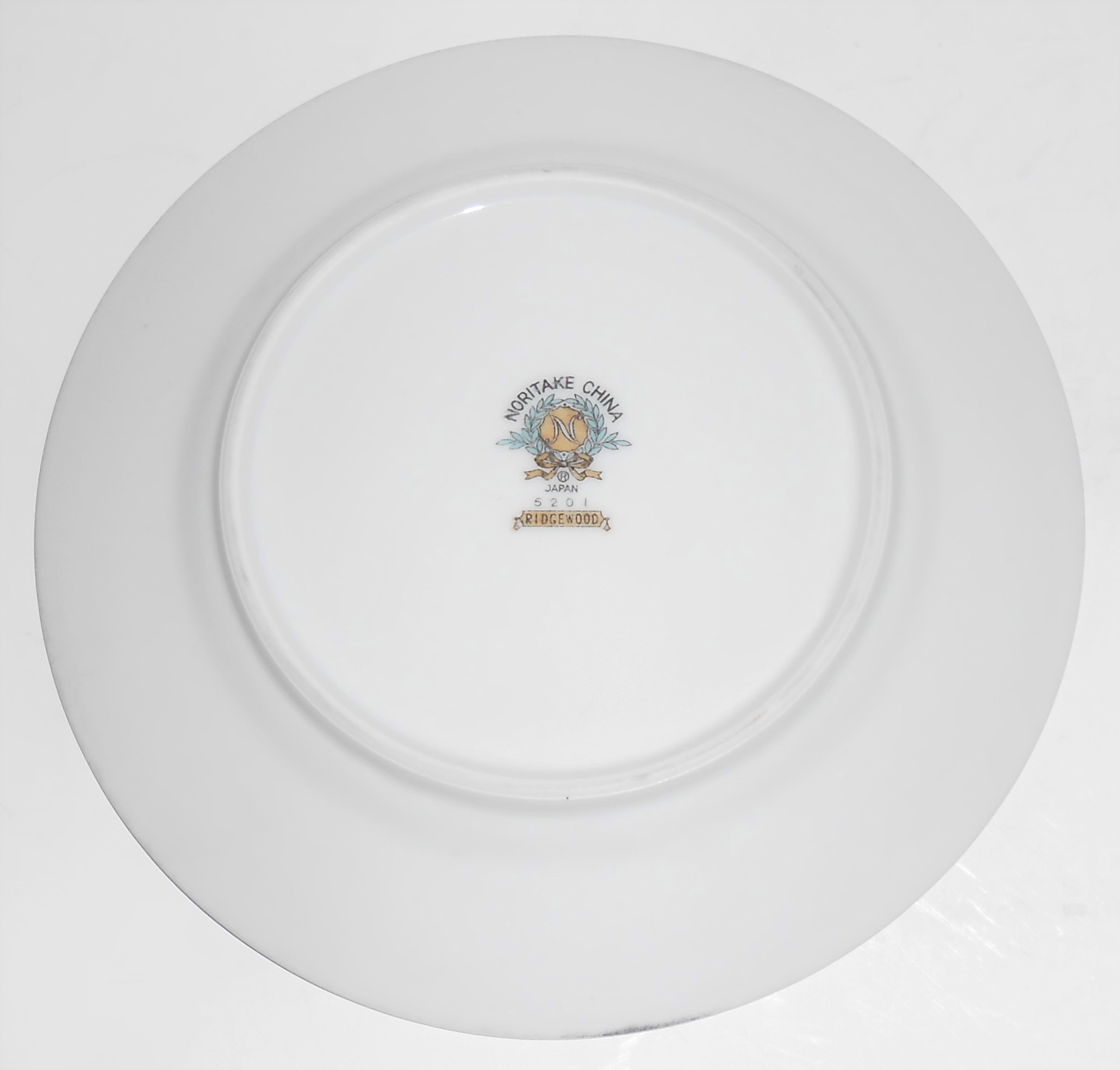 Noritake China Porcelain 5201 Ridgewood w/Gold Dinner