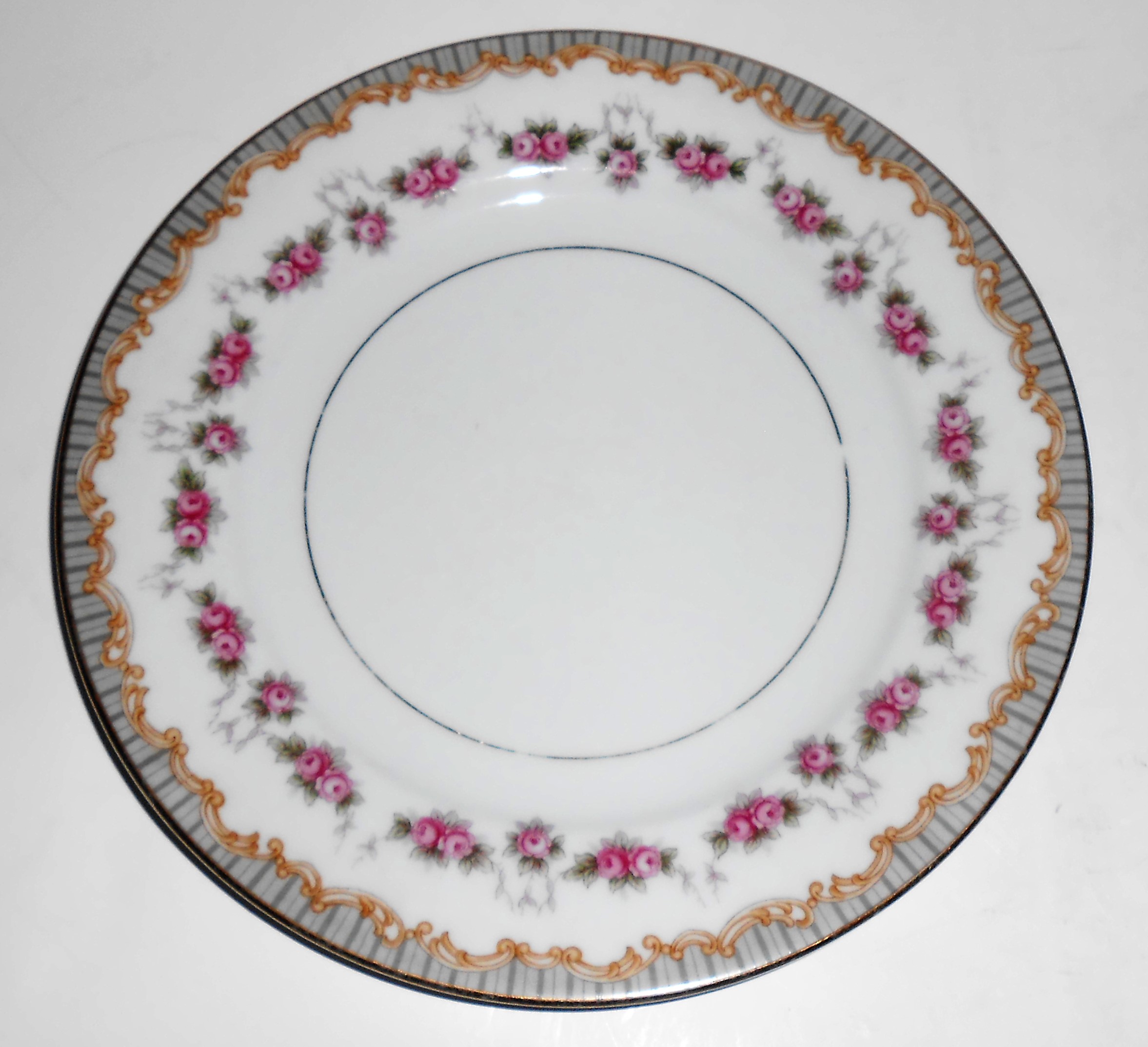 Noritake China Porcelain 5201 Ridgewood w/Gold Salad
