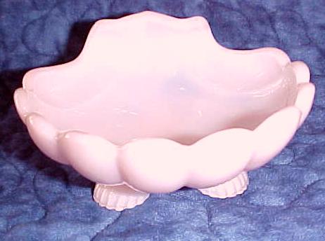 Cambridge Shell Bowl Footed Pink Opalescent