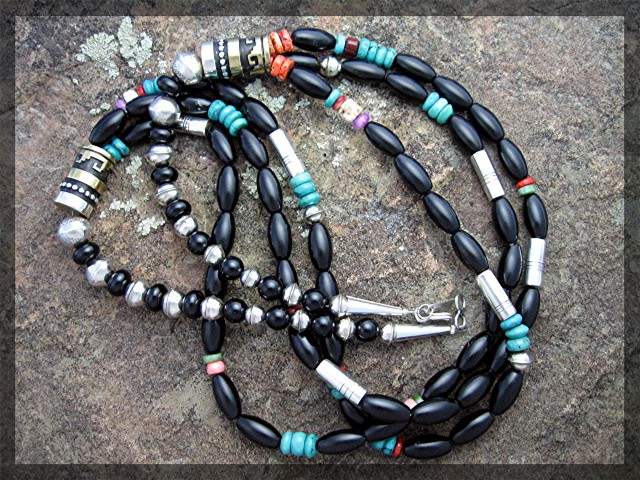 Navajo TOMMY SINGER Snr Sterling Silver Onyx Necklace