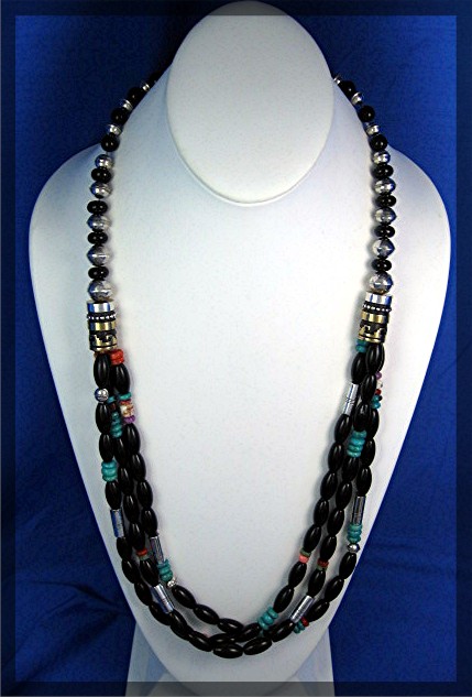Navajo TOMMY SINGER Snr Sterling Silver Onyx Necklace
