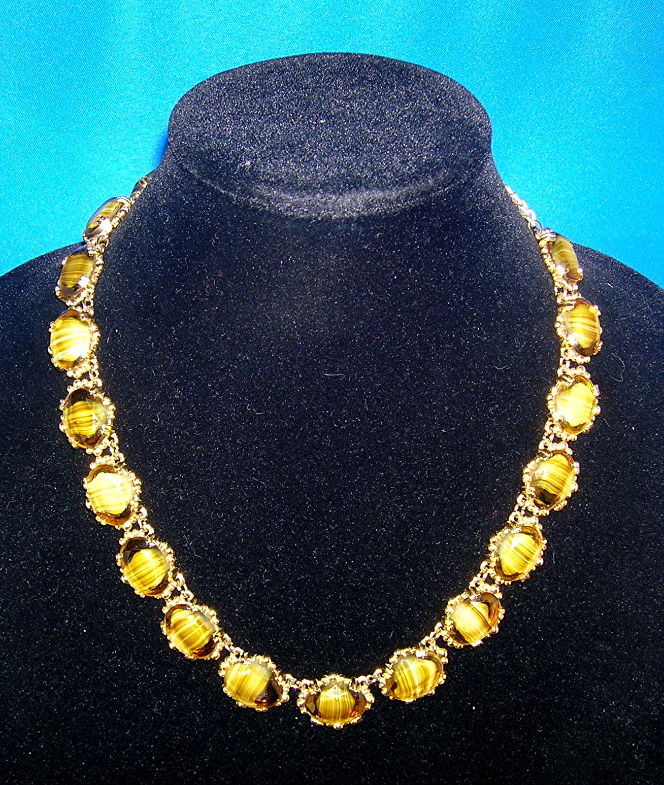 Green Glass Gold Set Vintage European  Necklace