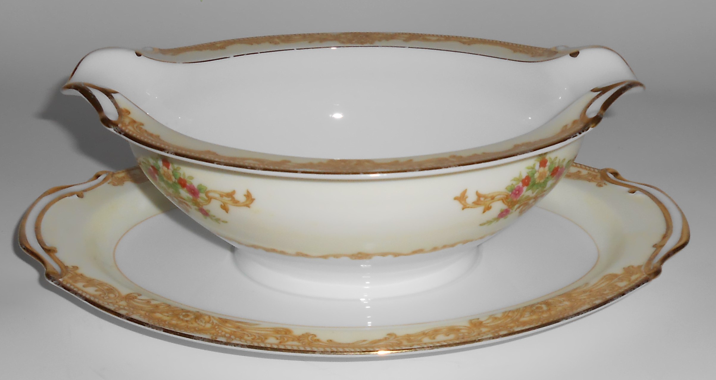 Noritake China Porcelain N3149 Floral w/Gold Gravy Bowl