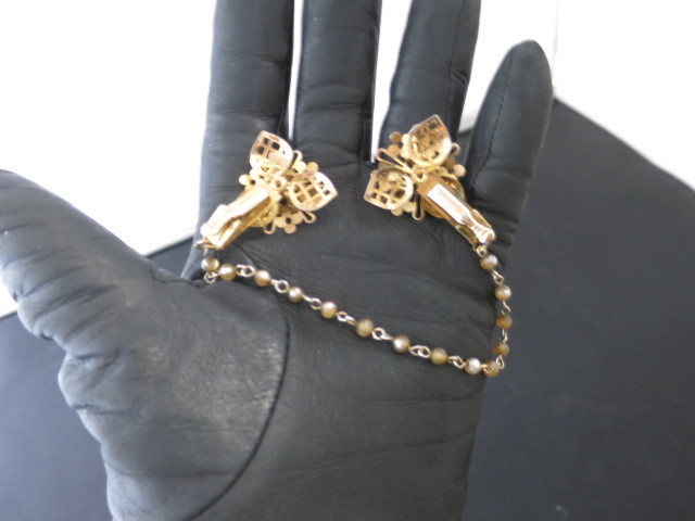 Vintage Sweater Clip with Rhinestones and Faux Pearls Gold Tone M