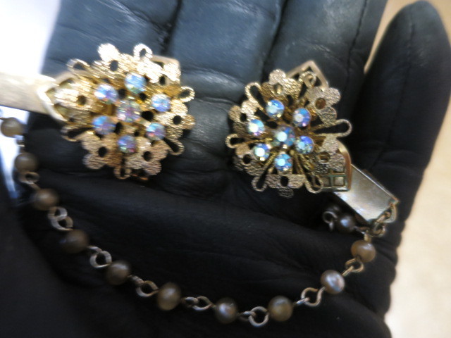 Vintage Sweater Clip with Rhinestones and Faux Pearls Gold Tone M