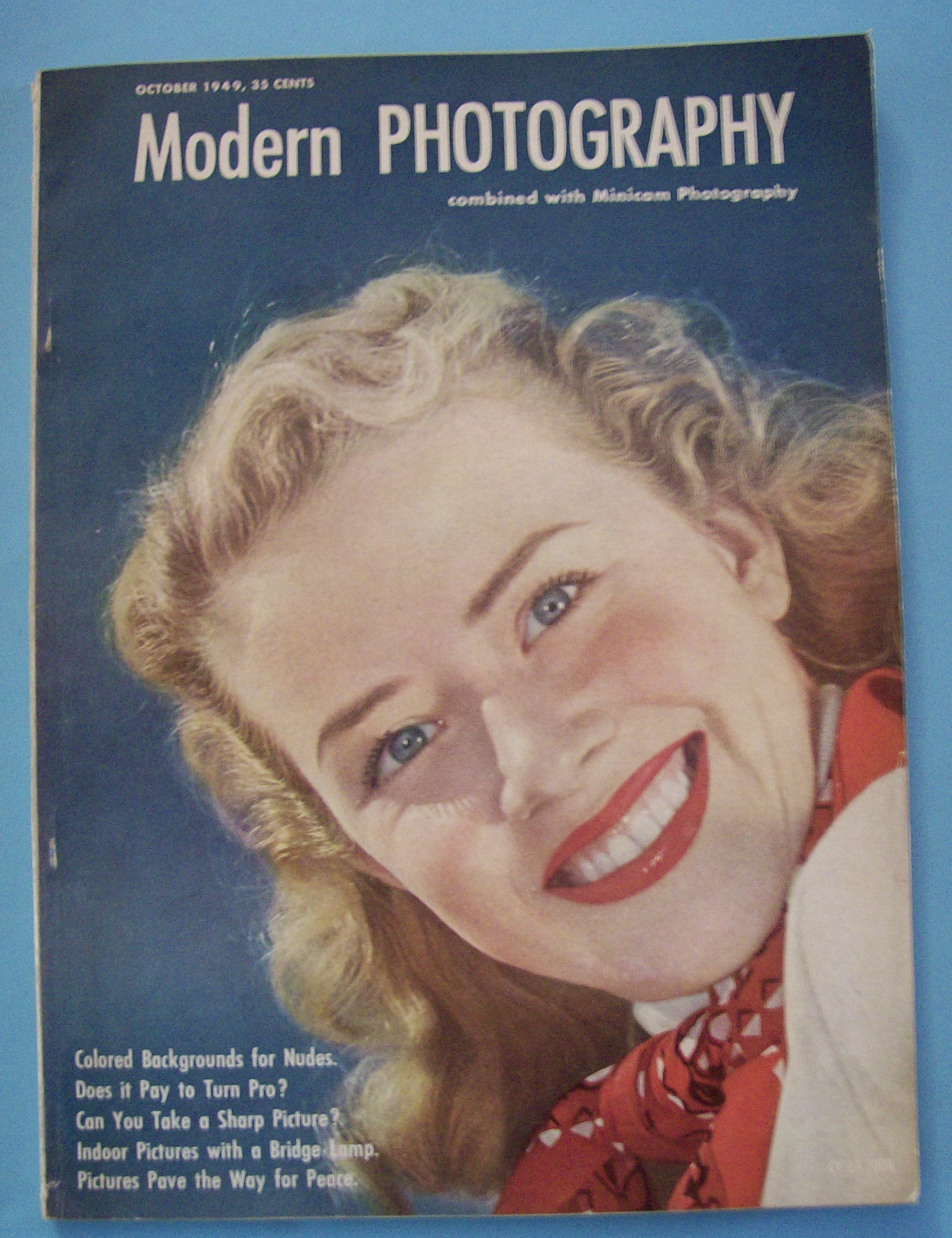 Modern Photography Magazine - October 1949