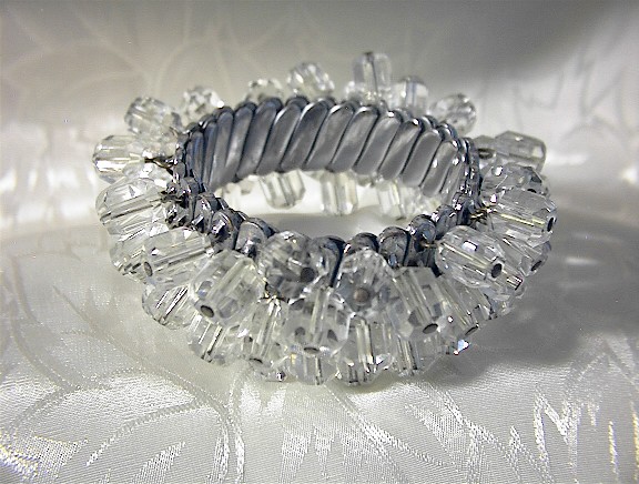 Expandable Bracelet With Crystal Beads